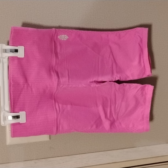 *SOLD* 🌸Free People Movement Hot Pink Bike Shorts XSmall - Picture 1 of 10